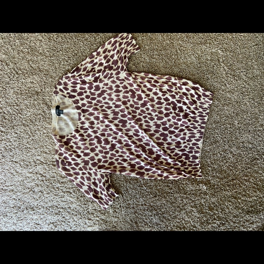 Giraffe print short sleeve sweater